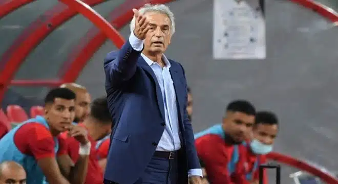 غضب عارم بسبب مقطع فيديو يظهر وحيد خليلوفيتش وهو يسب الجماهير