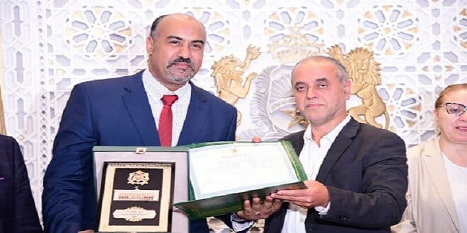 الزميل عبد الحق العظيمي يتوج بجائزة الصحافة البرلمانية