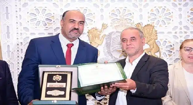 الزميل عبد الحق العظيمي يتوج بجائزة الصحافة البرلمانية 4 jpeg