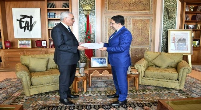 وزير العدل الجزائري يحل بالمغرب مبعوثا من الرئيس تبون