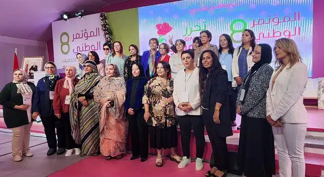 انتخاب الإعلامية حنان رحاب كاتبة وطنية للنساء الاتحاديات 2 فازت المناضلة الشرسة والصحافية المتمرسة، حنان رحاب عضو المكتب السياسي لحزب الإتحاد الإشتراكي، اليوم الجمعة بمدينة بوزنيقة، بمنصب كاتبة وطنية لمنظمة النساء الاتحاديات، وانتخبت رئيسة للمنظمة عقب حصولها على 265 صوت عن طريق الإقتراع السري خلال أشغال المؤتمر الوطني الثامن للمنظمة الاشتراكية للنساء الإتحاديات، الذي انطلق يوم أمس الخميس وسيختم غدا 8 أكتوبر الجاري.