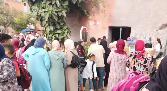 أمام مدرسة مولاي الحسن في ابن امسيك