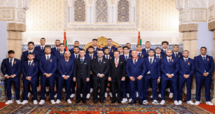 جلالة الملك يستقبل أعضاء المنتخب الوطني لكرة القدم ويوشحهم بأوسمة ملكية