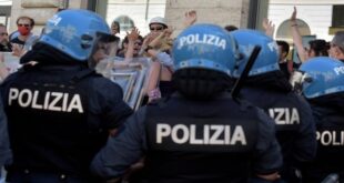 إيداع 5 شرطيين إيطاليين السجن الاحتياطي بسبب تعذيب مهاجرين