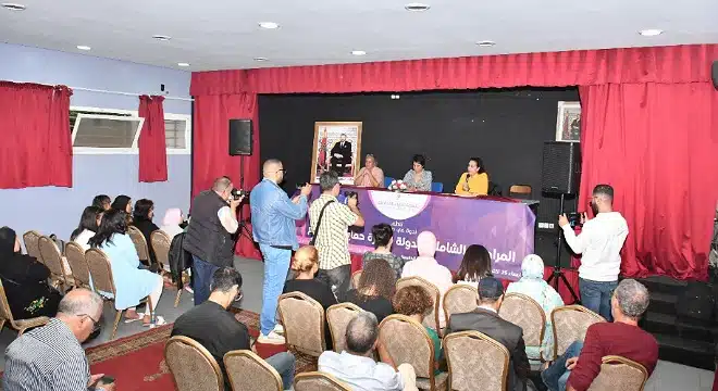 حنان رحاب2 في إطار ندوة مراجعة مدونة الأسرة، قدمت السيدة حنان رحاب، الكاتبة الوطنية لمنظمة النساء الاتحاديات، مداخلة هامة تهدف إلى دعم الإصلاحات الجذرية في هذه المدونة، بهدف تحقيق المساواة والعدالة في المجتمع.