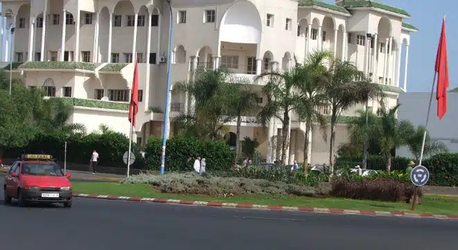 مجلس سيدي البرنوصي يواجه الحملات بالإنجازات