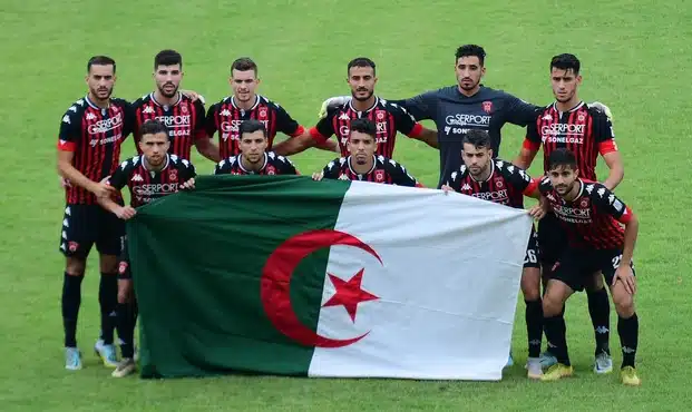 اتحاد العاصمة مهدد بعقوبات قاسية من الكاف بعد انسحابه من مواجهة نهضة بركان