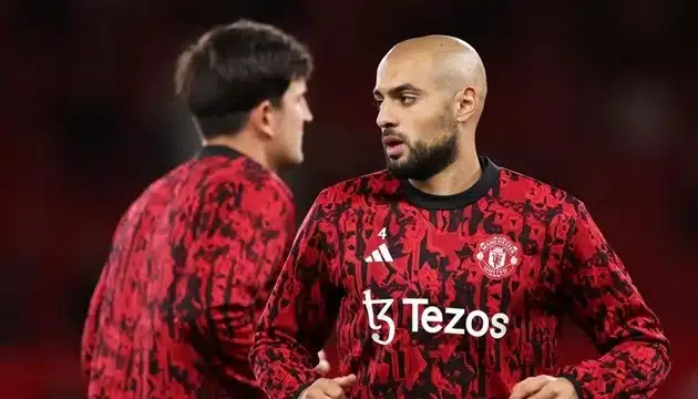أمرابط يعود لفيورنتينا بعد رفض مانشستر يونايتد