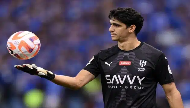الهلال السعودي يرفض تحويل بونو إلى باريس سان جيرمان