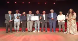 تكريم طبيب بارز وتوقيع اتفاقية لدعم الفن في الصحة
