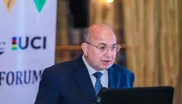 رئيس الاتحاد الإفريقي يشيد بإنجازات المغرب في بطولة الدراجات