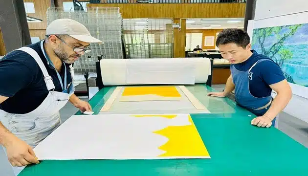 معرض مرسم يحتضن حفل اختتام ورشة فنية لنقش الخشب بالدار البيضاء