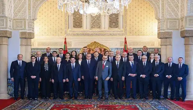 جلالة الملك يستقبل الحكومة الجديدة بعد إعادة هيكلتها