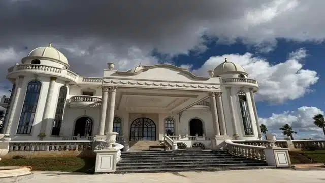 قرار هدم قصر بوسكورة تصميم تجاوز حدود الإلهام ولامس الخط الأحمر الدولي